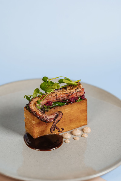 Lecker angerichtetes Menu